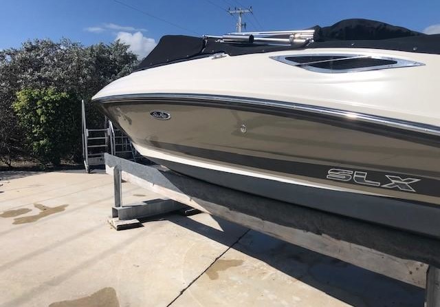 Sea Ray 210 SLX