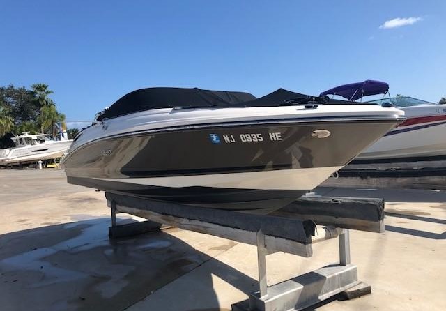 Sea Ray 210 SLX