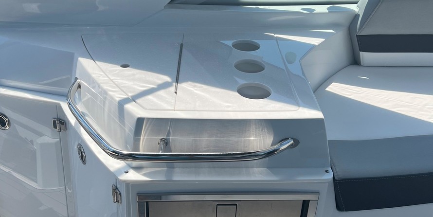 Monterey 295 Sport Yacht