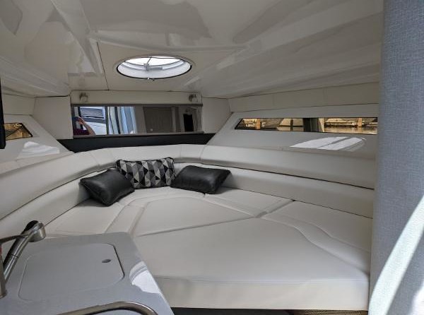 Monterey 295 Sport Yacht