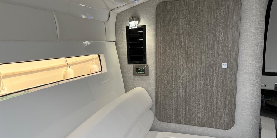 Monterey 295 Sport Yacht