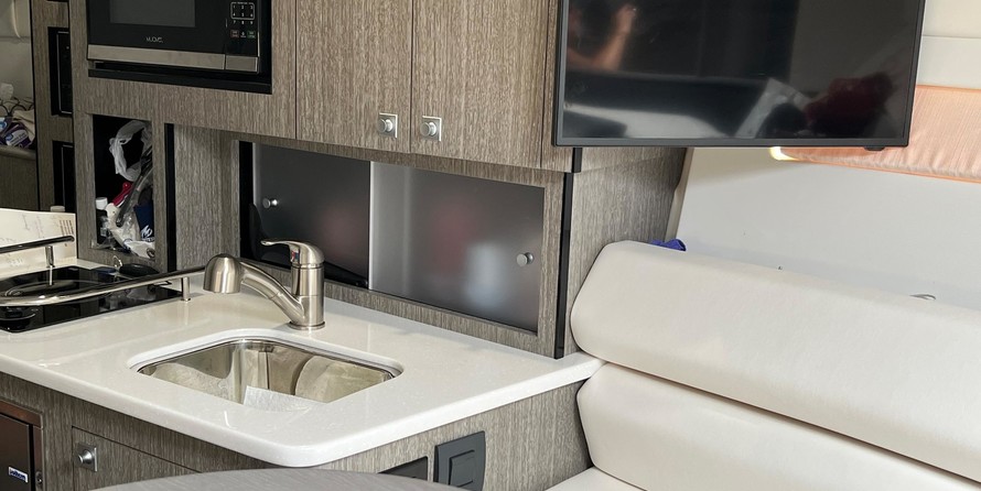 Monterey 295 Sport Yacht