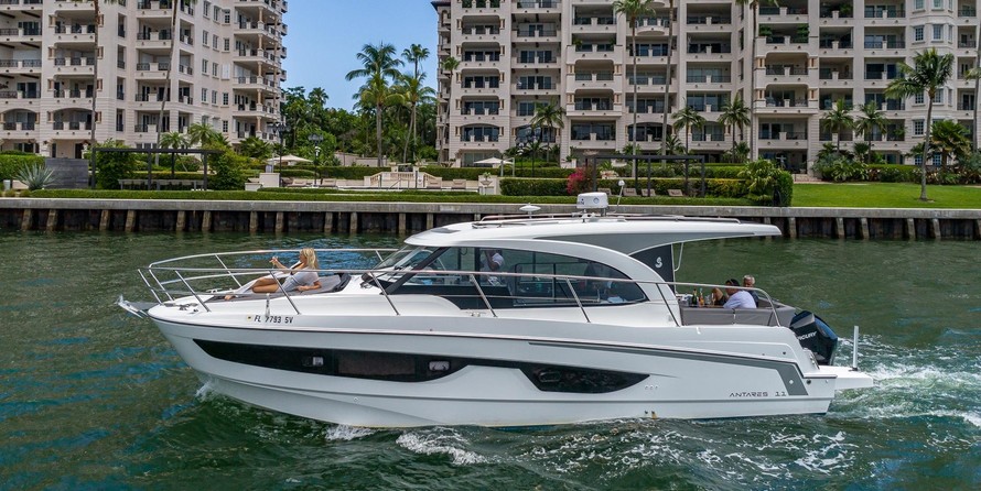 Beneteau Antares 11 OB