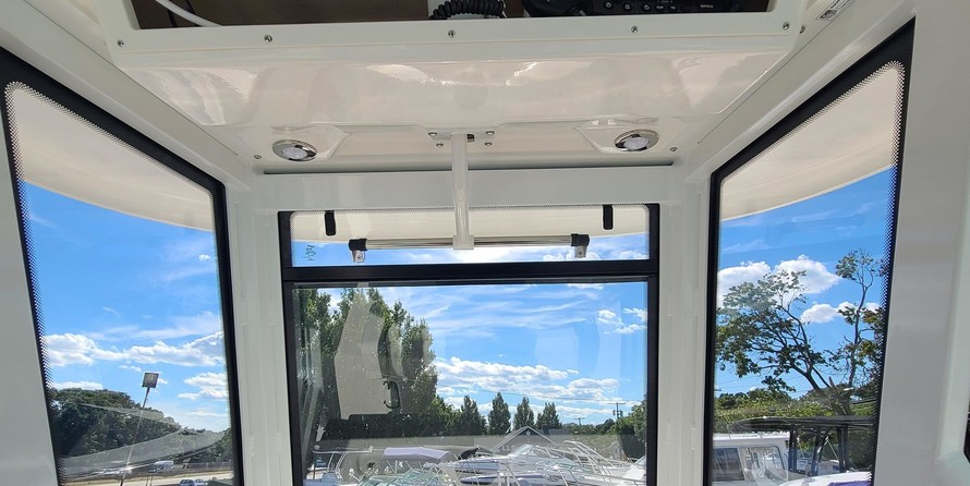 Robalo centre console r272