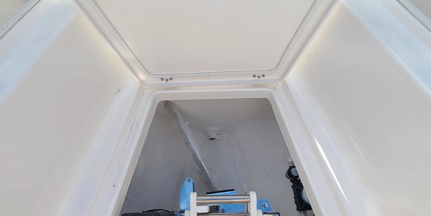 Robalo centre console r272