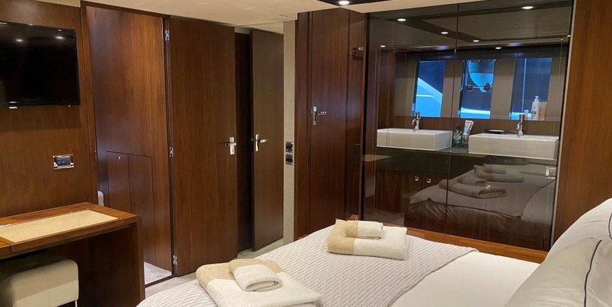 Fairline Squadron 65