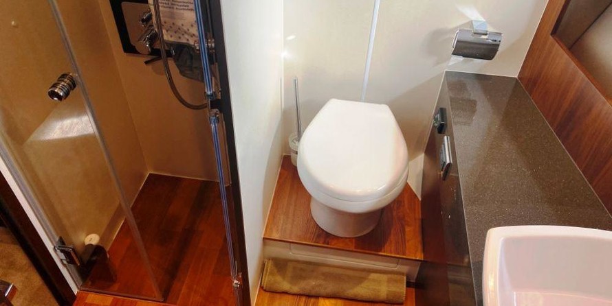 Fairline Squadron 65