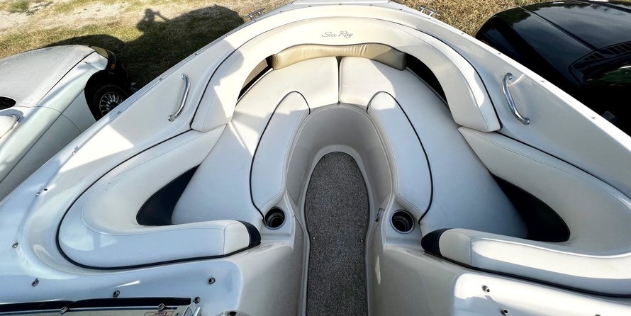 Sea ray 220 select