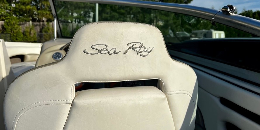 Sea ray 220 select