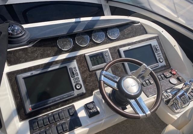 Sea Ray 450 Sedan Bridge