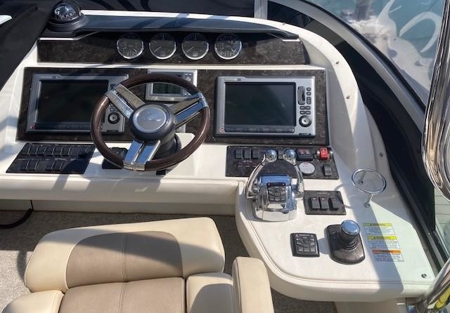 Sea Ray 450 Sedan Bridge