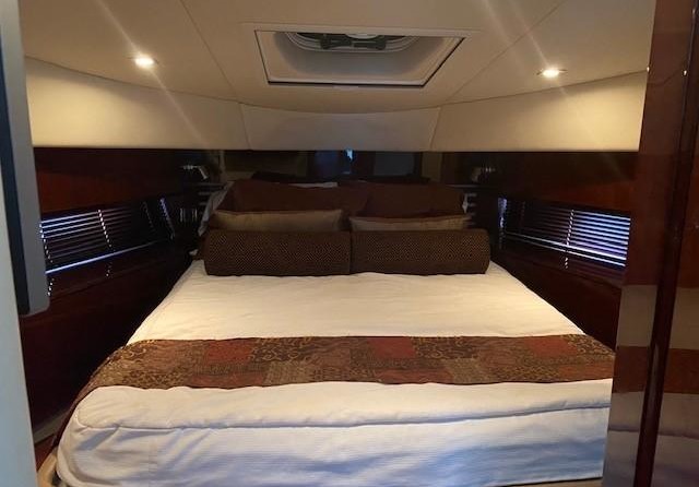 Sea Ray 450 Sedan Bridge