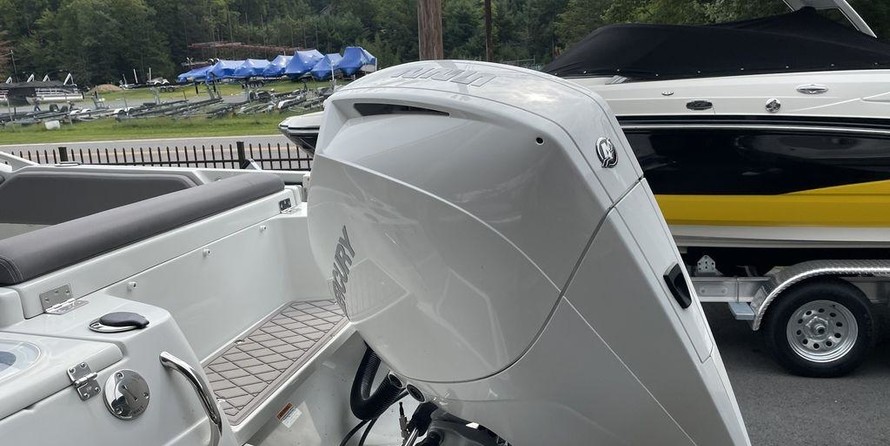 Finseeker 220 Center Console