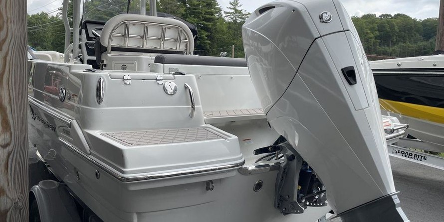 Finseeker 220 Center Console