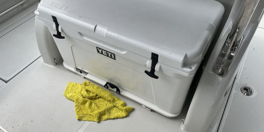 Finseeker 220 Center Console