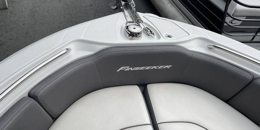 Finseeker 220 Center Console