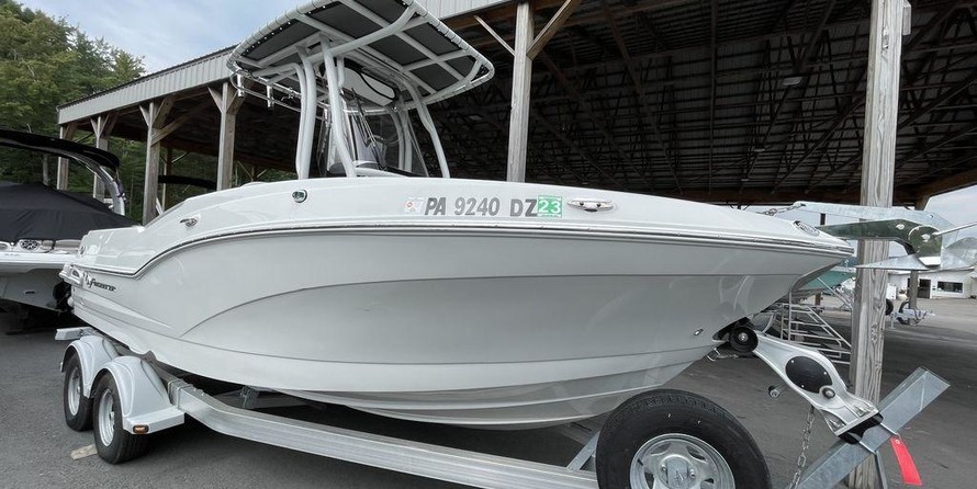 Finseeker 220 Center Console