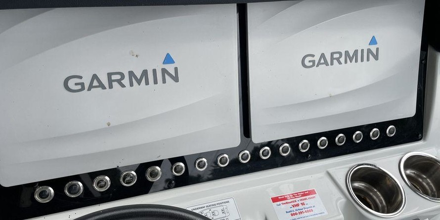 Finseeker 220 Center Console