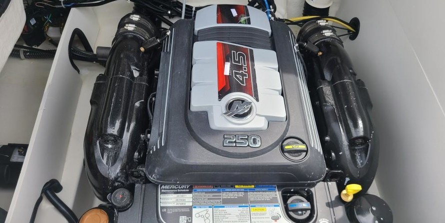 Bayliner VR6 BOWRIDER