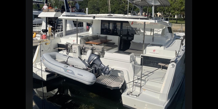 Fountaine Pajot Astréa 42
