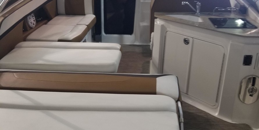 Four Winns Vista 255