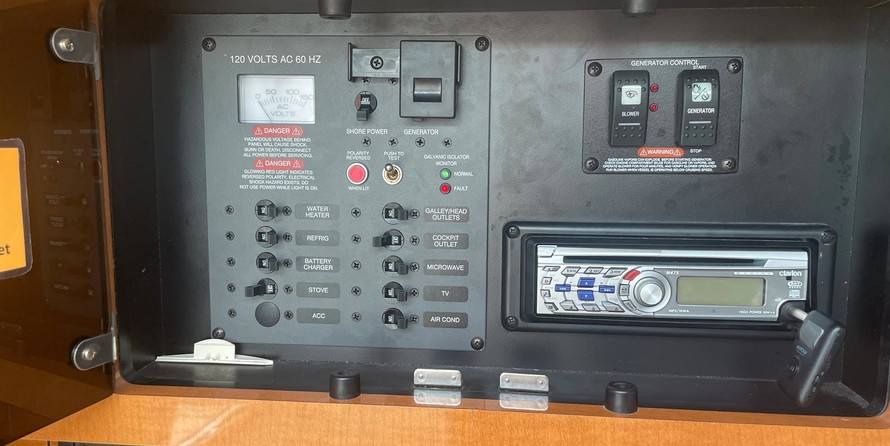 Chaparral 250 Signature