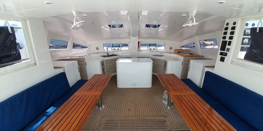 Island Spirit 410 V2