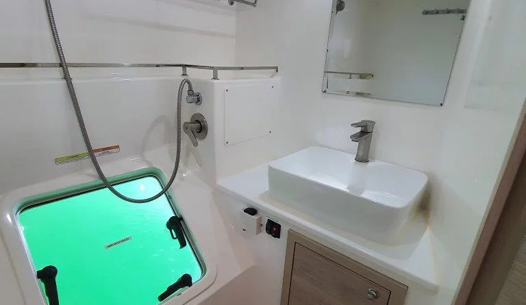 Island Spirit 410 V2