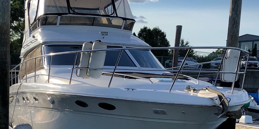 Sea ray 480 sedan bridge