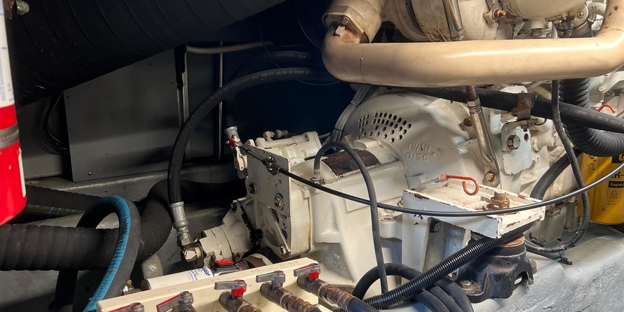 Sea ray 480 sedan bridge