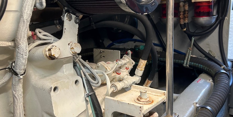 Sea ray 480 sedan bridge