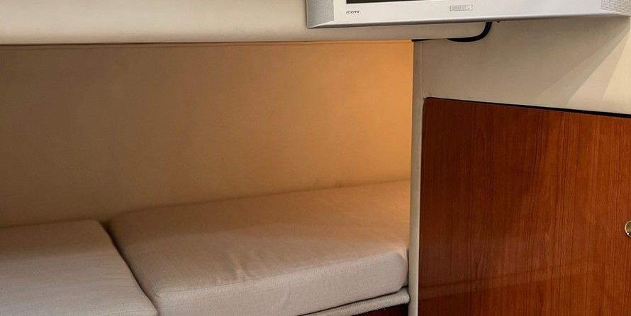 Sea ray 480 sedan bridge