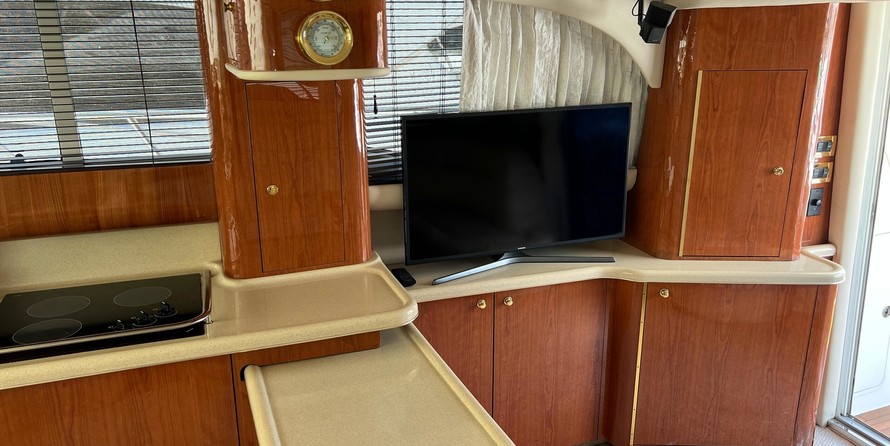 Sea ray 480 sedan bridge