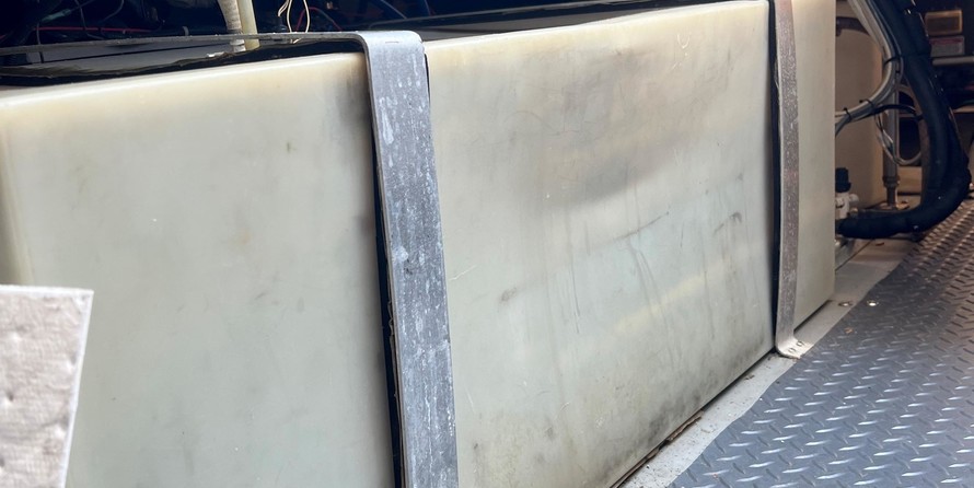 Sea ray 480 sedan bridge