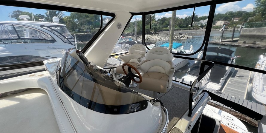 Sea ray 480 sedan bridge