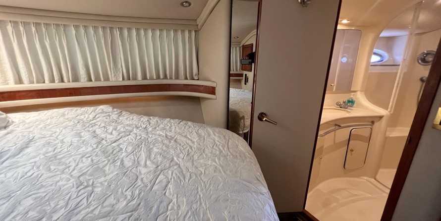 Sea ray 480 sedan bridge