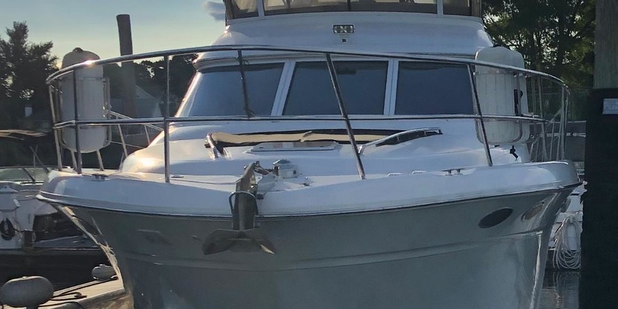 Sea ray 480 sedan bridge