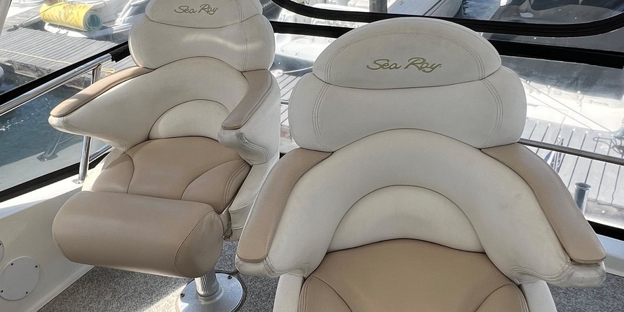 Sea ray 480 sedan bridge