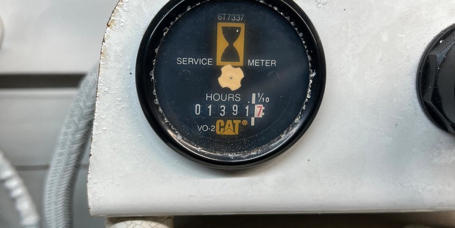 Sea ray 480 sedan bridge