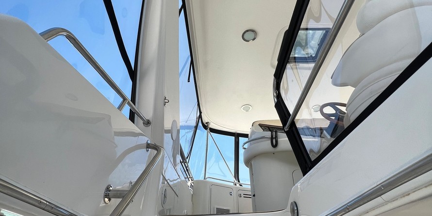 Sea ray 480 sedan bridge
