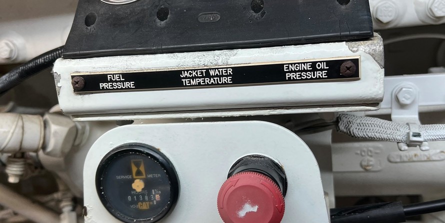 Sea ray 480 sedan bridge