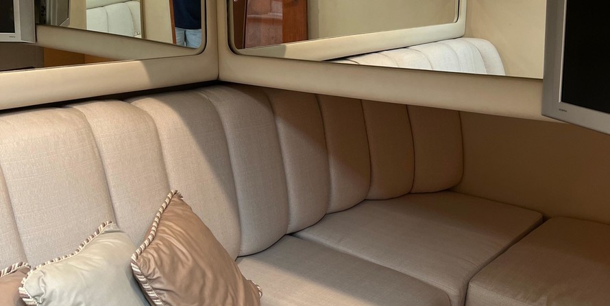 Sea ray 480 sedan bridge