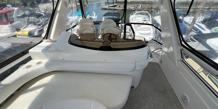 Sea ray 480 sedan bridge