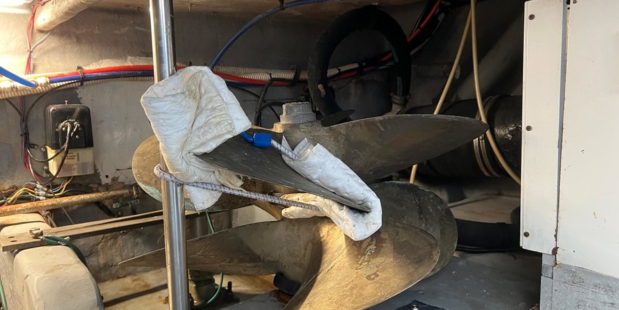 Sea ray 480 sedan bridge