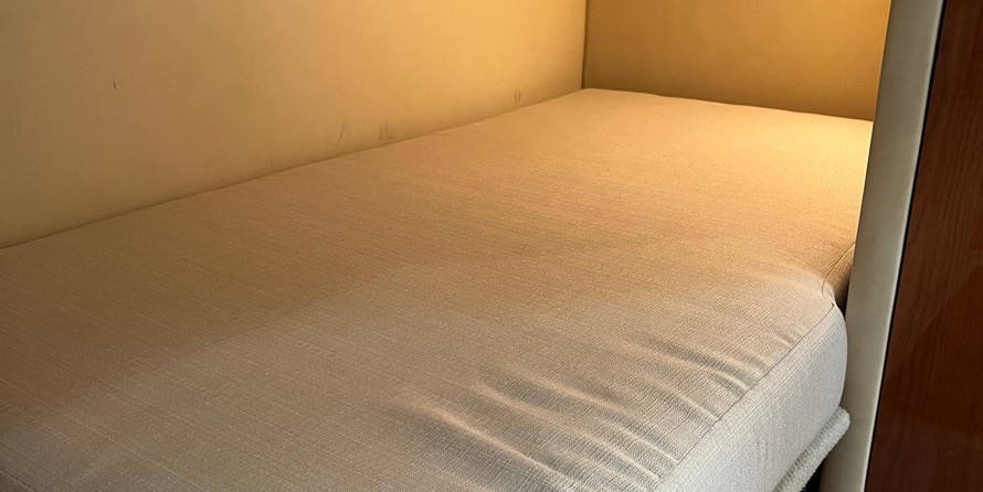 Sea ray 480 sedan bridge