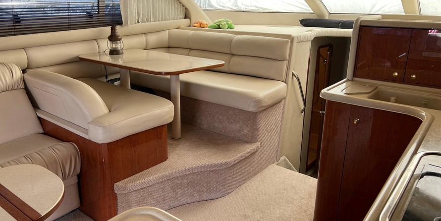 Sea ray 480 sedan bridge