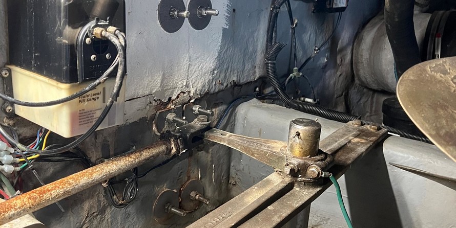 Sea ray 480 sedan bridge