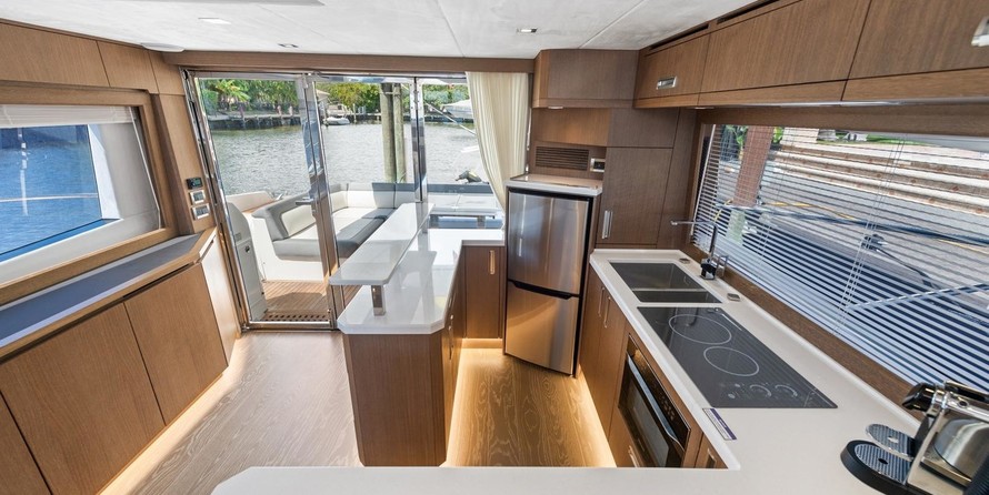 Galeon 550 Fly