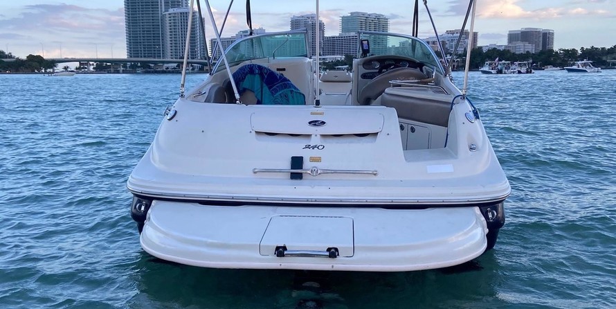 Sea Ray 240 Sundeck