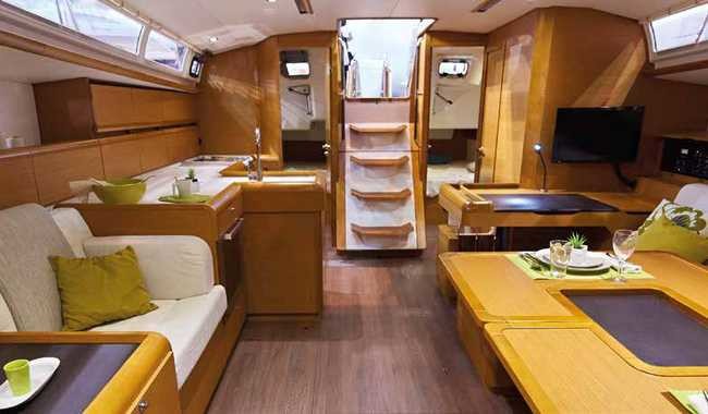 Sun Odyssey 519 - 4 + 1 cab.